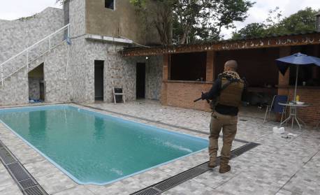 Policiais militares descobrem &aacute;rea de lazer do tr&aacute;fico - Reginaldo Pimenta / Agencia O Dia