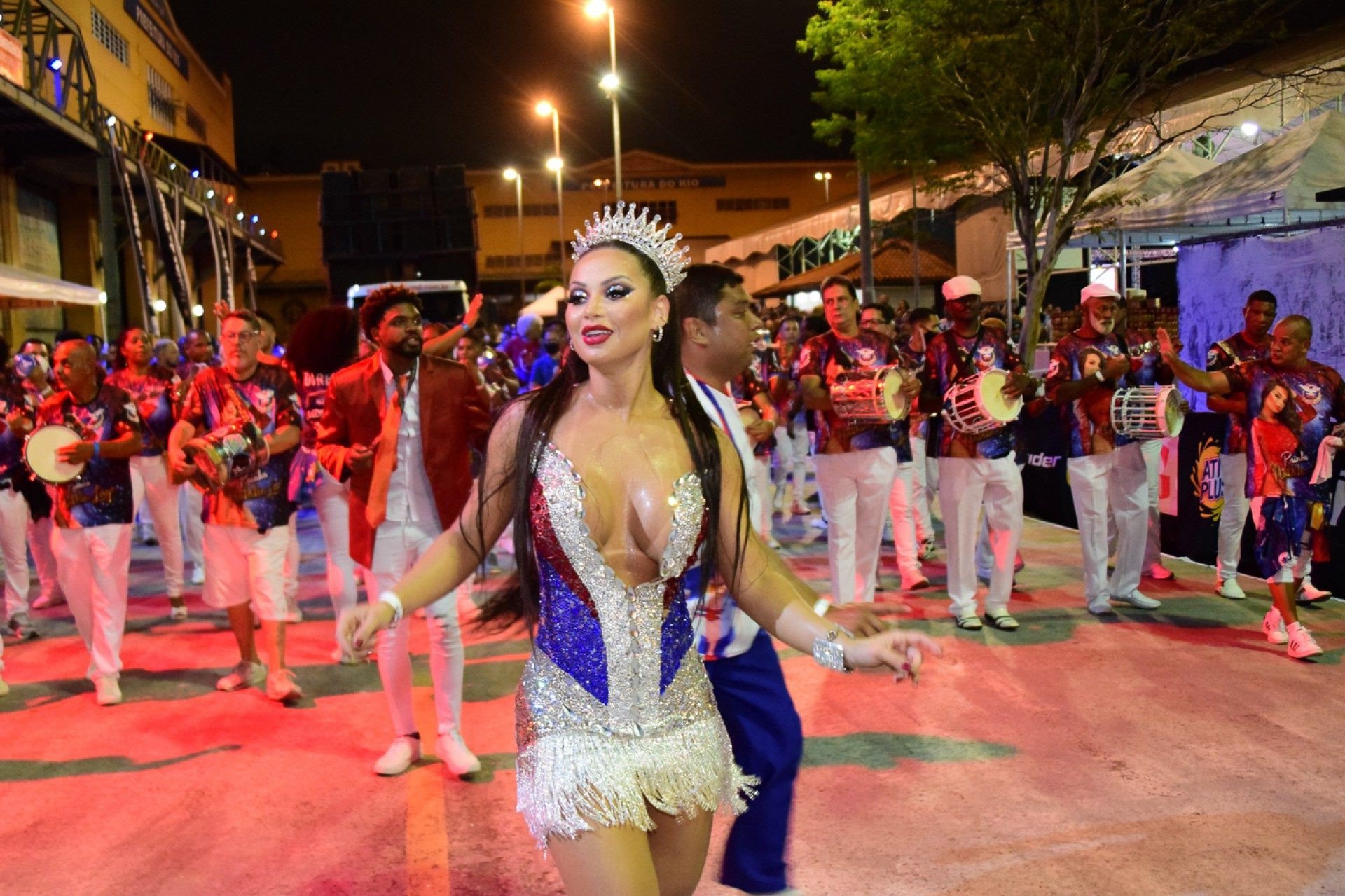 A Rainha de Bateria Nat&aacute;lia Lage - Magaiver Fernandes