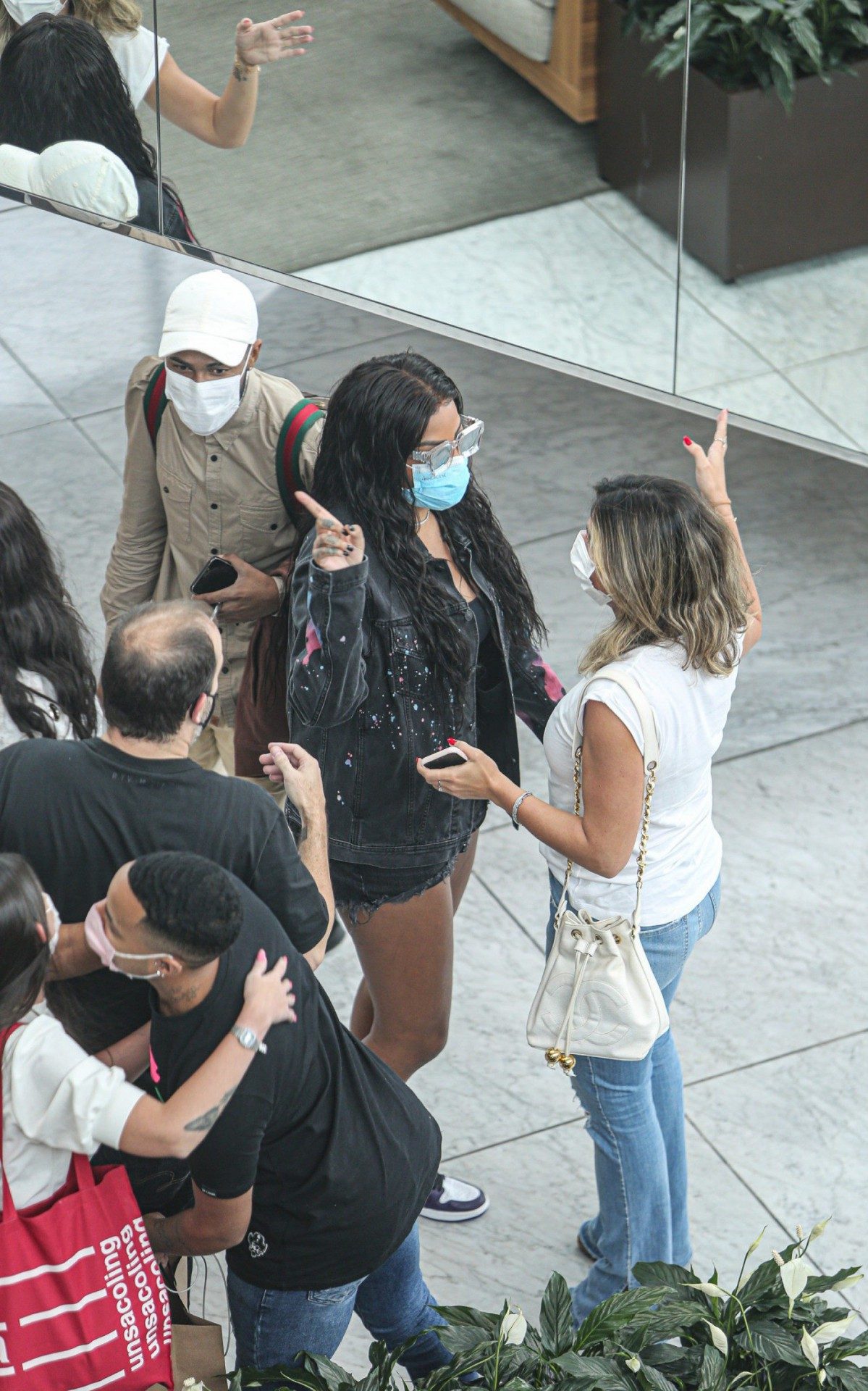 Ludmilla passeia em shopping da Barra da Tijuca, na Zona Oeste do Rio, nesta ter&ccedil;a-feira