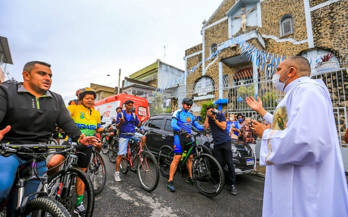 O secret&aacute;rio Rodrigo Gomes pedalou e destacou a import&acirc;ncia do evento para a cidade