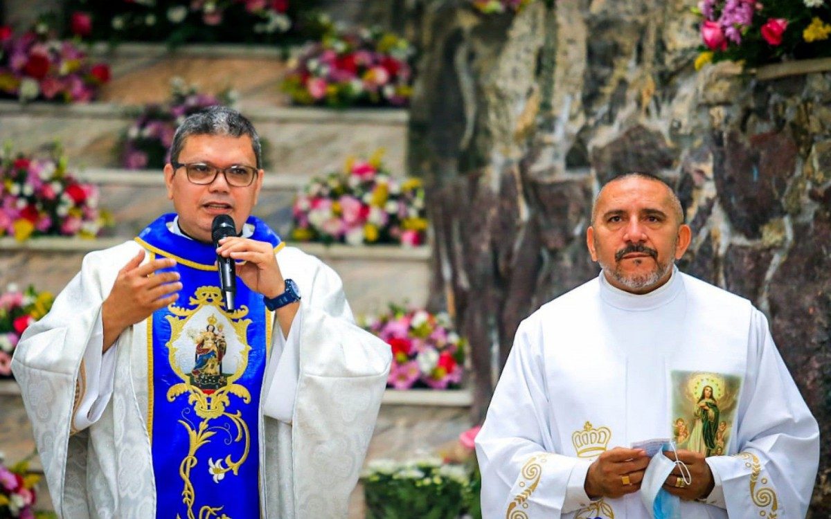 Os padres Max e Josinaldo destacaram o momento de religiosidade no dia da padroeira