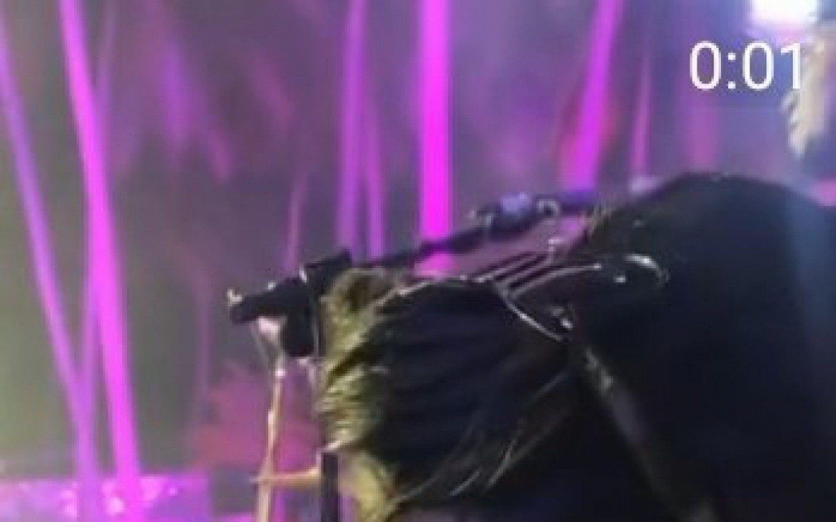 Gkay beija Kevi Jonny