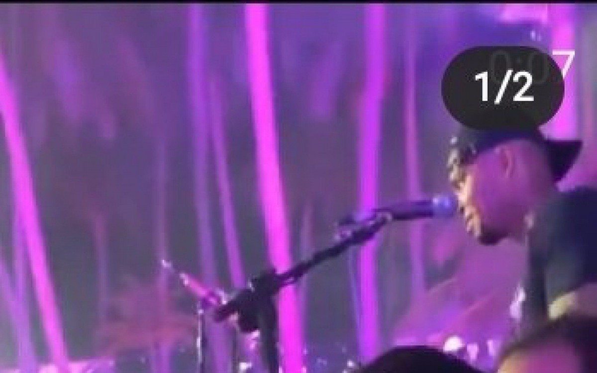 Gkay beija Kevi Jonny