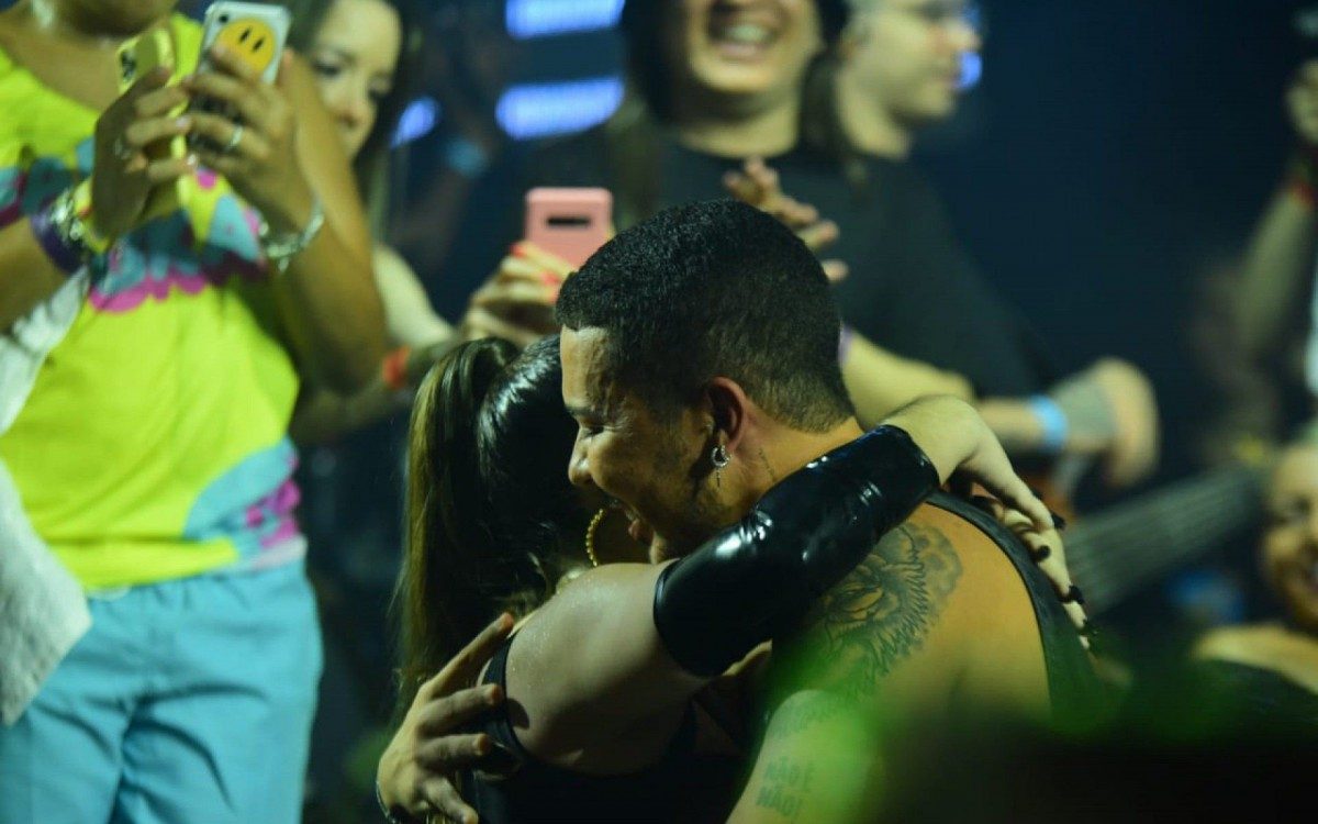 Gkay e Carlinhos Maia se reencontram e fazem as pazes no &uacute;ltimo dia de Farofa, em Fortaleza, no Cear&aacute;, na noite desta ter&ccedil;a-feira