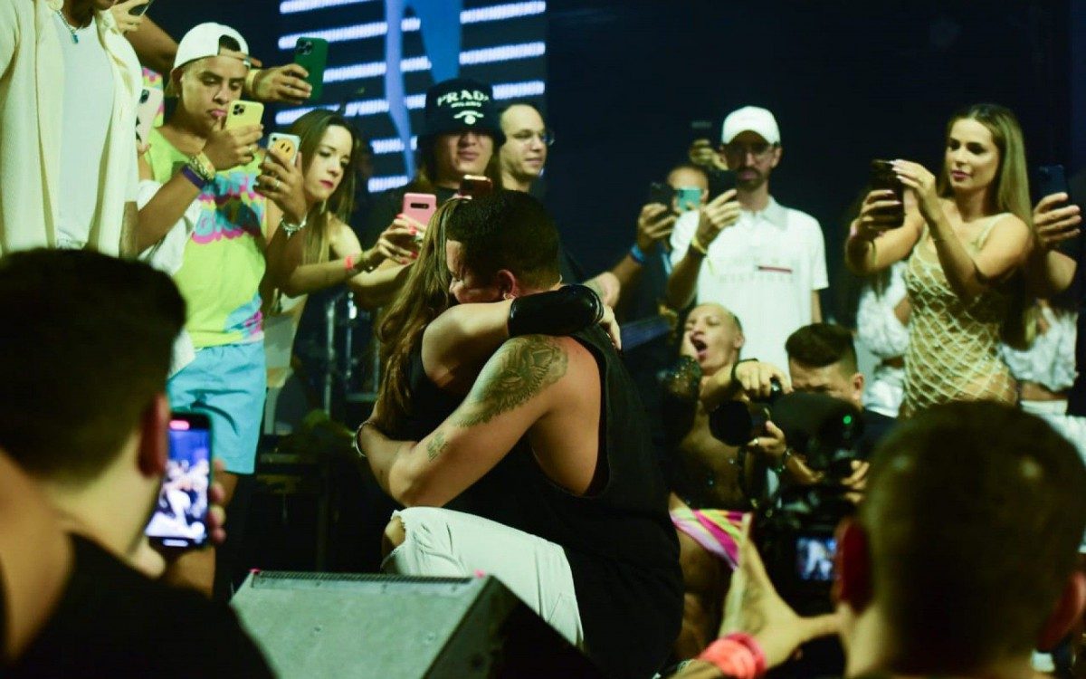 Gkay e Carlinhos Maia se reencontram e fazem as pazes no &uacute;ltimo dia de Farofa, em Fortaleza, no Cear&aacute;, na noite desta ter&ccedil;a-feira