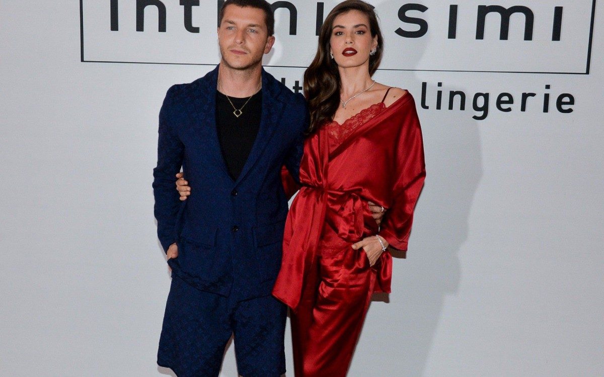 Klebber Toledo e Camila Queiroz participam de evento promovido por marca de lingerie em São Paulo, na noite desta terça-feira