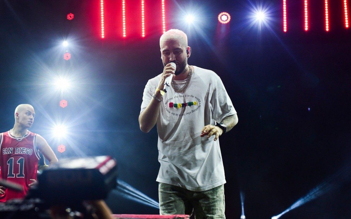 Kevinho homenageia Mar&iacute;lia Mendon&ccedil;a em seu show na festa Farofa da GKay, em Fortaleza, na noite desta ter&ccedil;a-feira