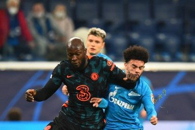Chelsea leva gol no fim do Zenit e Juventus garante primeiro lugar no grupo