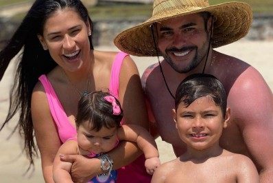 Kaká Diniz posta foto em família após Simone sugerir crise: 'Meu tudo'