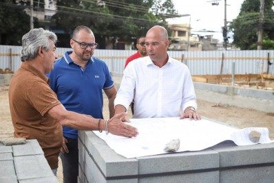 Prefeito Dr. João e representantes visitam obras em andamento