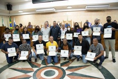 Câmara de Caxias faz entrega de moções e títulos 