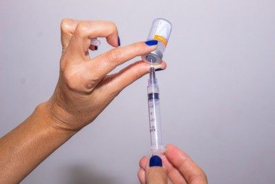 Passaporte da vacina confunde passageiros que chegam ao Brasil