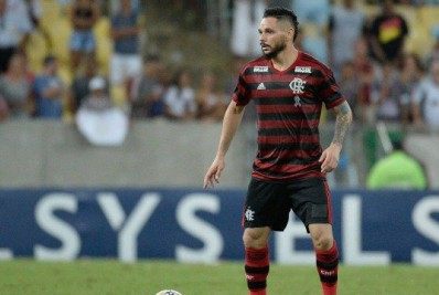 Ex-jogador do Flamengo entra na mira de clube da Série B