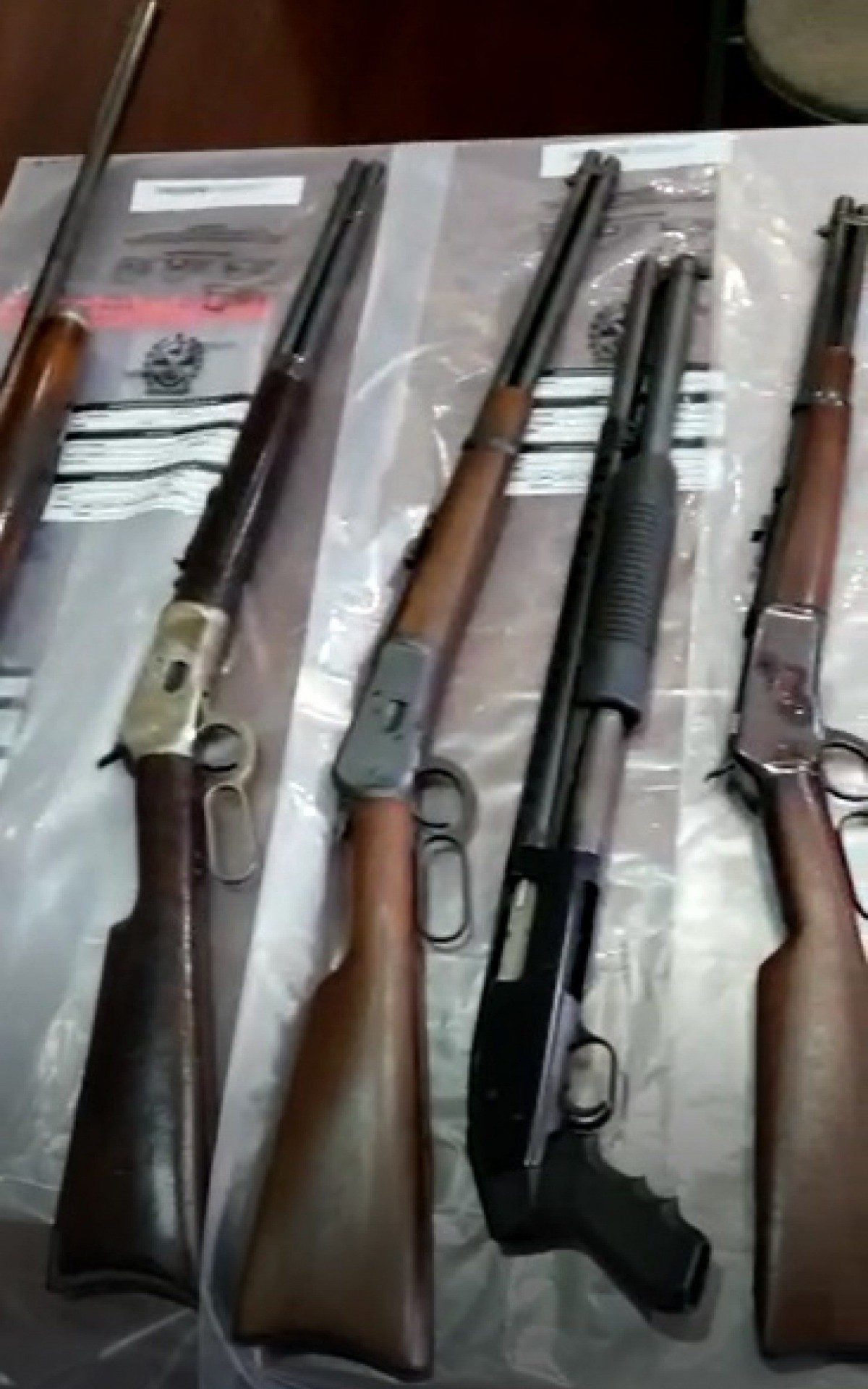 Homem usava armas para amea&ccedil;ar v&iacute;tima