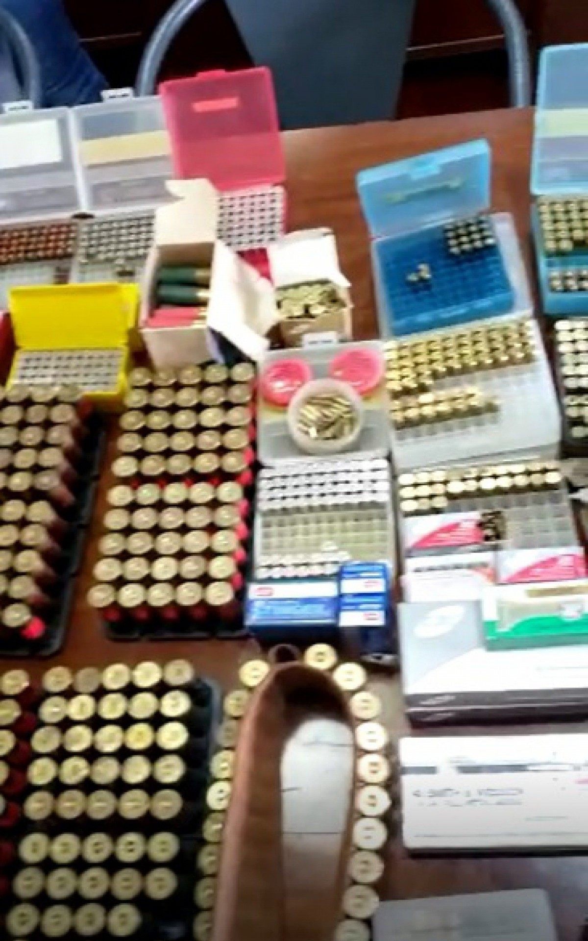 Agentes apreenderam mais de 1,8 mil muni&ccedil;&otilde;es, al&eacute;m de drogas