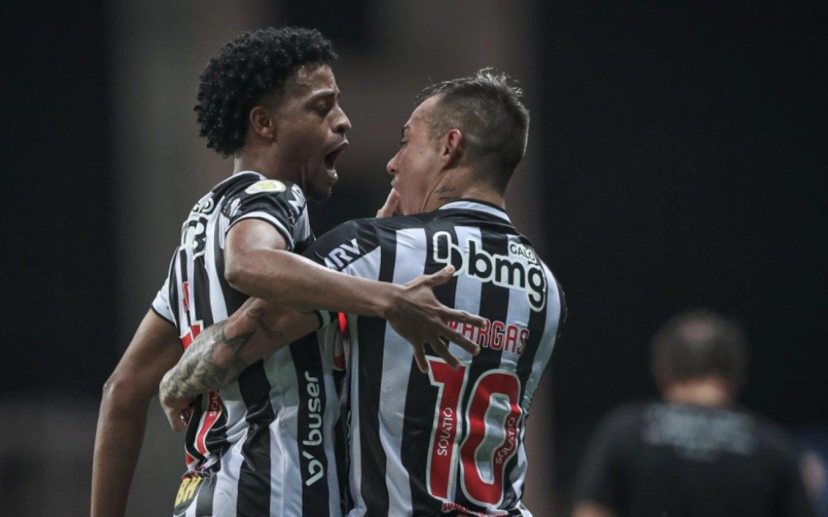 A equipe escolhida por atletas, treinadores, jornalistas e profissionais do futebol teve dom&iacute;nio do campe&atilde;o Atl&eacute;tico-MG.