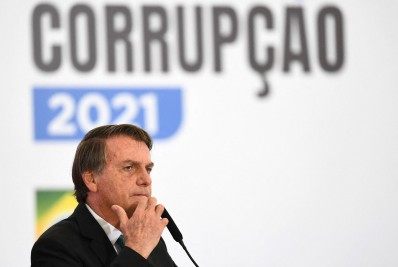 Bolsonaro critica Moraes por prisão de Daniel Silveira: 'Não posso entender um parlamentar preso sete meses'