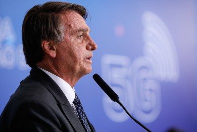 Bolsonaro anuncia que sancionou projeto que estende por dois anos desoneração da folha