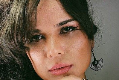 Atriz e escritora Edna Freeman vira colunista de publicação norte-americana