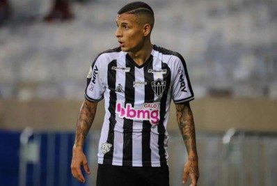 Flamengo tenta Guilherme Arana do Atlético-MG