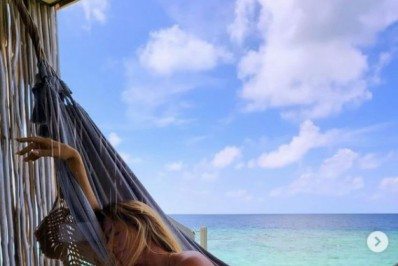 Giovanna Ewbank surge completamente nua em clique feito por Bruno Gagliasso