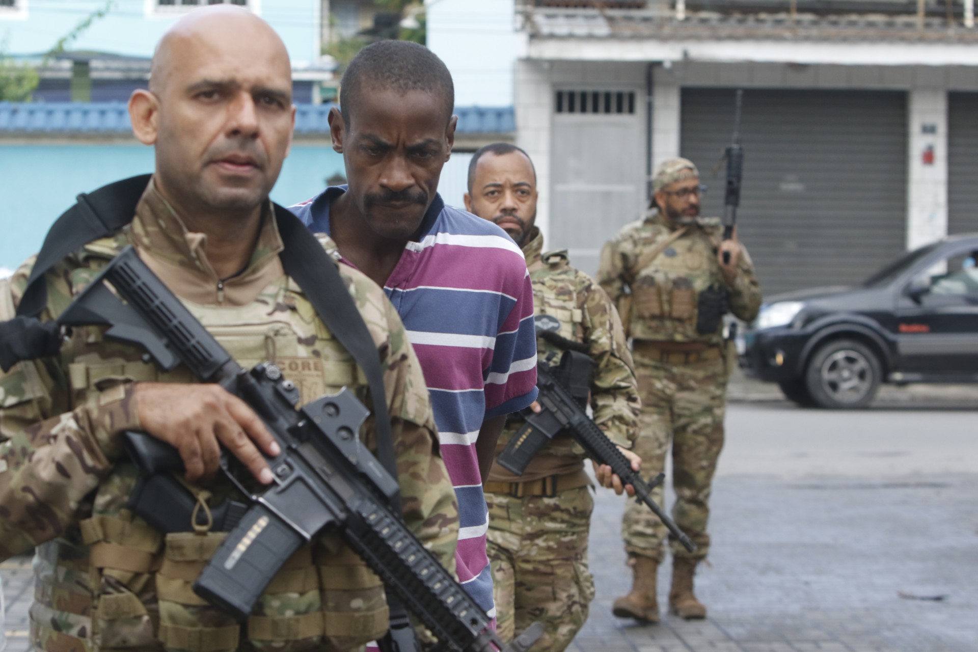 Poliicia - Operaçao Castelar, Belford Roxo, na manha de hoje. - Reginaldo Pimenta / Agencia O Dia