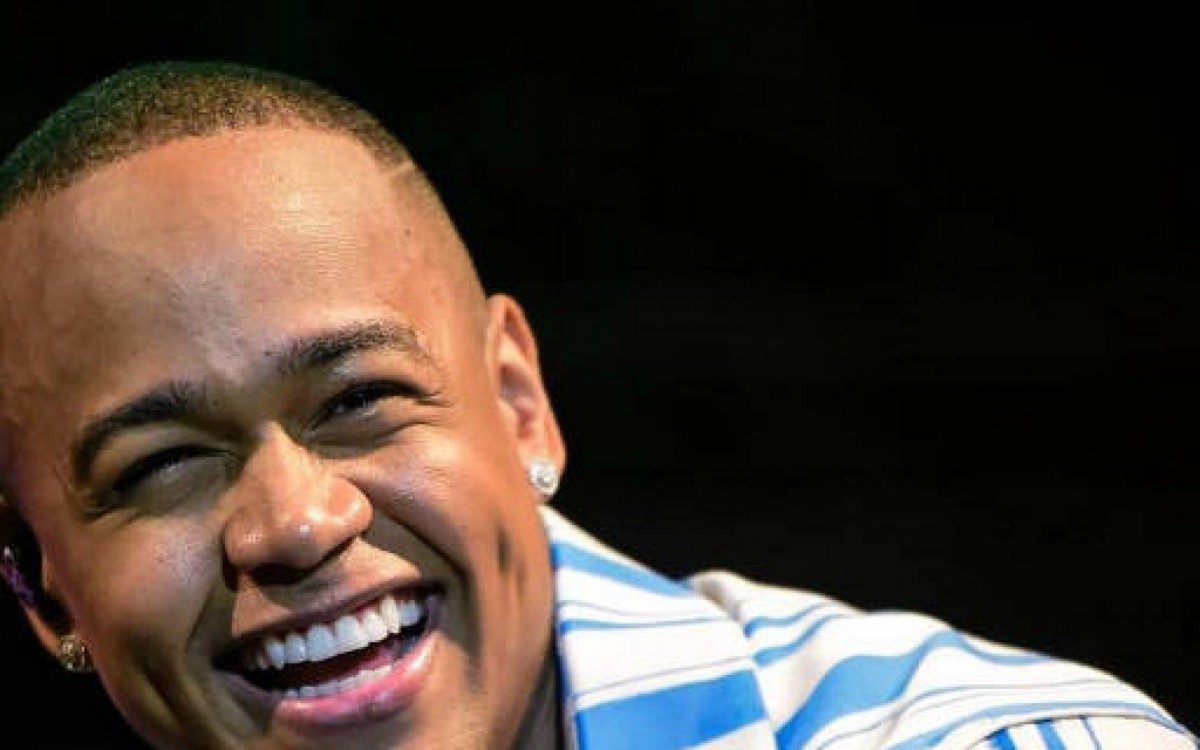 L&eacute;o Santana &eacute; anunciado como atra&ccedil;&atilde;o de 'festival' na final do 'BBB 22'
