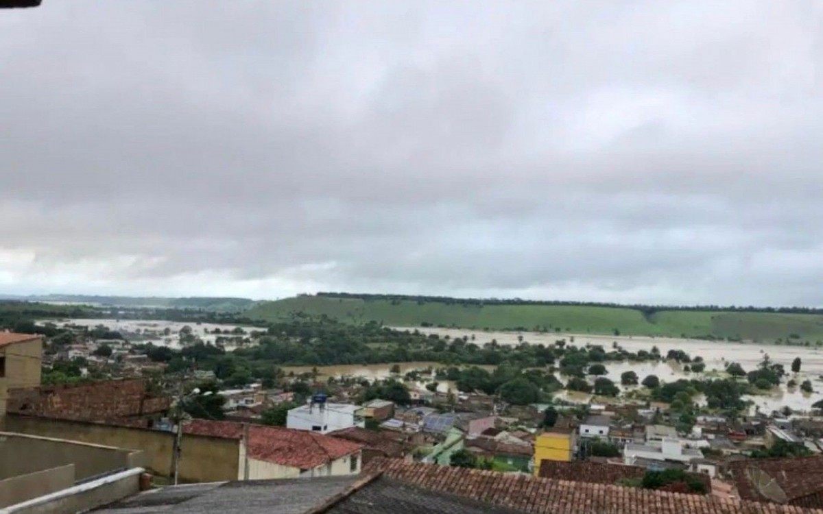 Chuva forte deixa 24 municípios baianos em situação de emergência