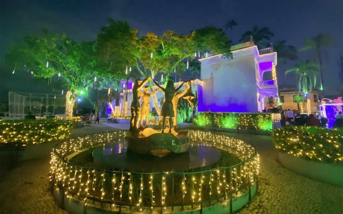 Decora&ccedil;&atilde;o valoriza o com&eacute;rcio local e j&aacute; atrai grande p&uacute;blico