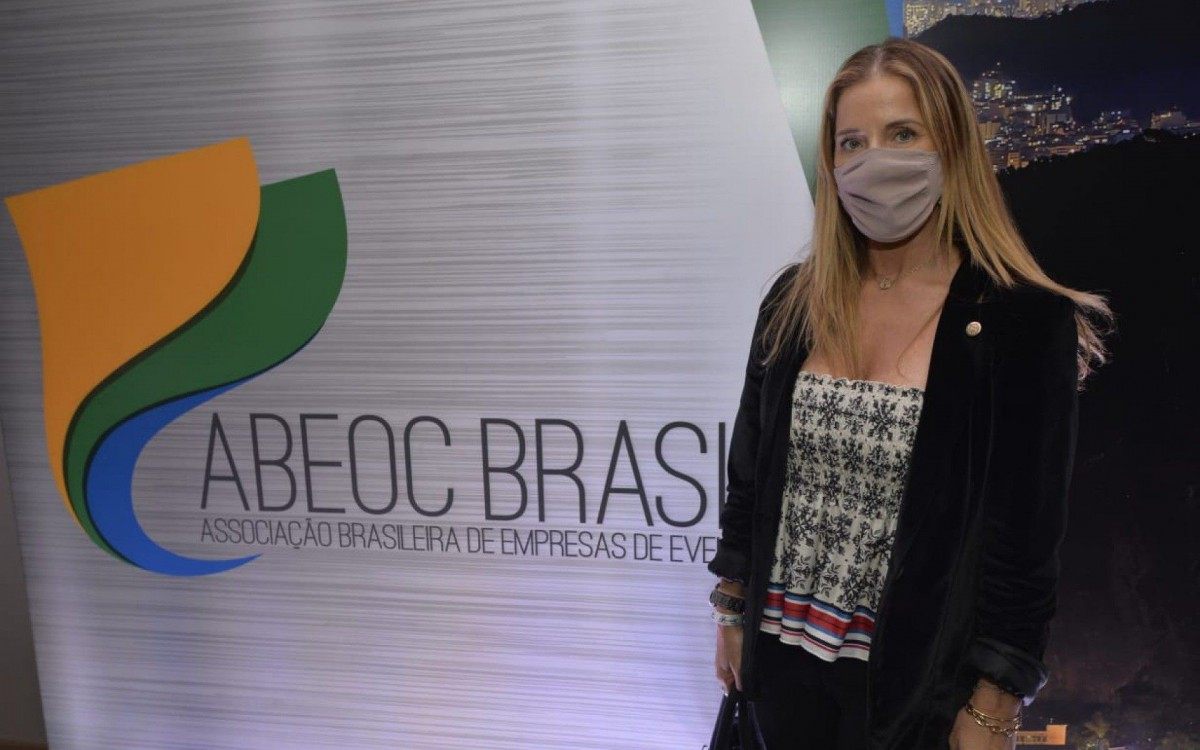 Deputada estadual Adriana Balthazar, do partido Novo, também esteve no evento