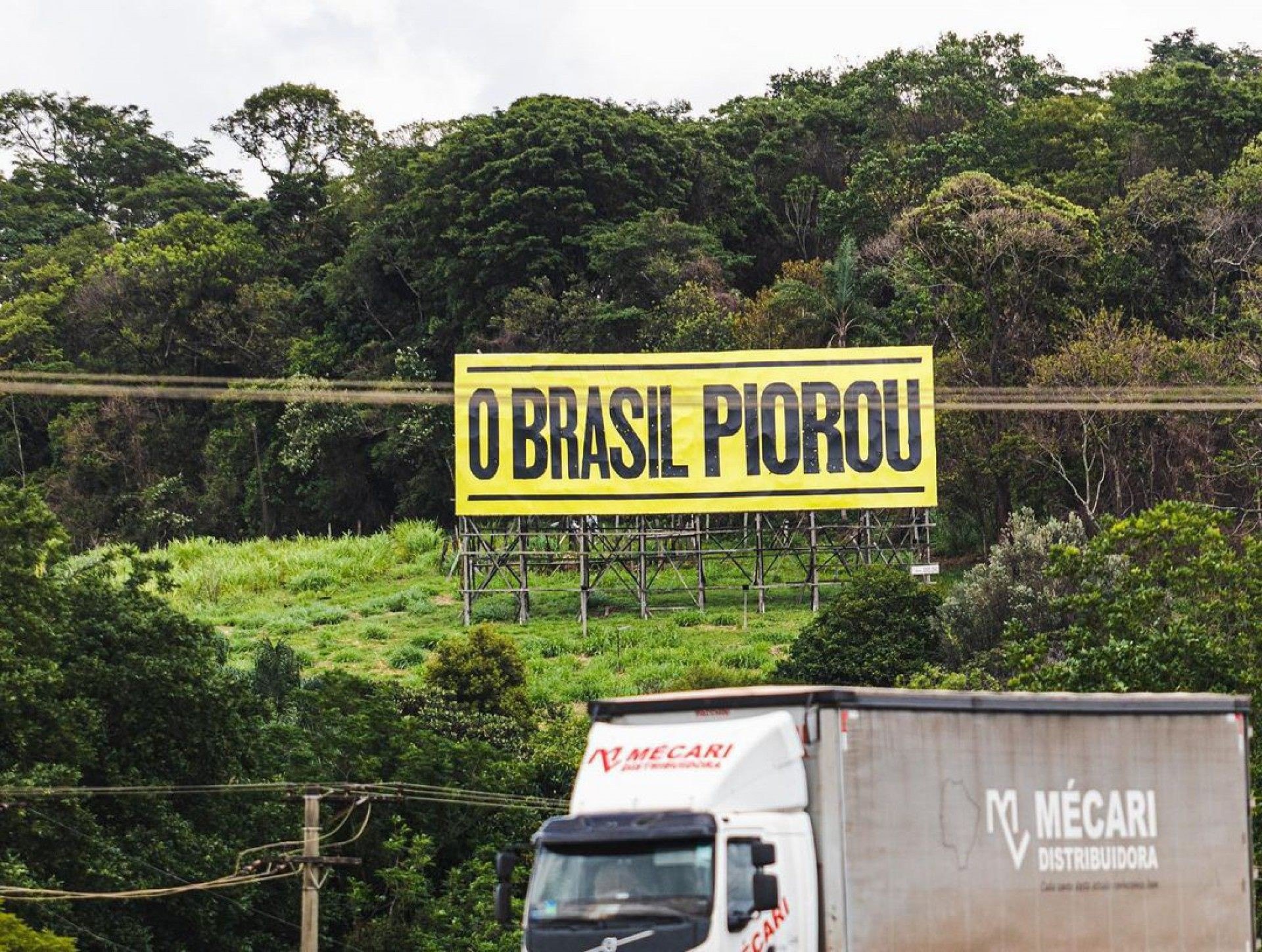 Ativistas instalam outdoors com críticas a Bolsonaro - Reprodução
