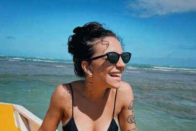 Fotos! Priscilla Alcântara posa de biquíni e mostra tatuagens: 'Que beldade'
