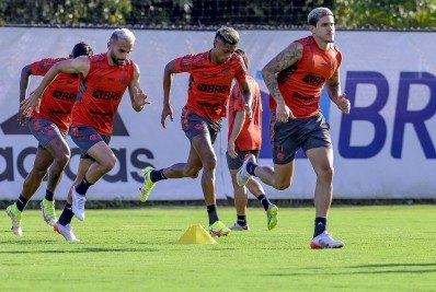 Em meio à reformulação, Flamengo divulga data de reapresentação em 2022