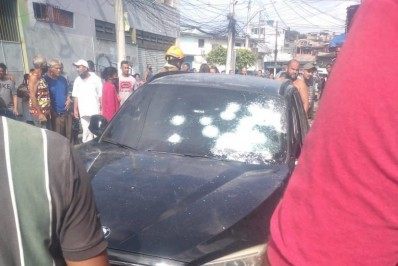 Homem em carro blindado é morto a tiros em Duque de Caxias