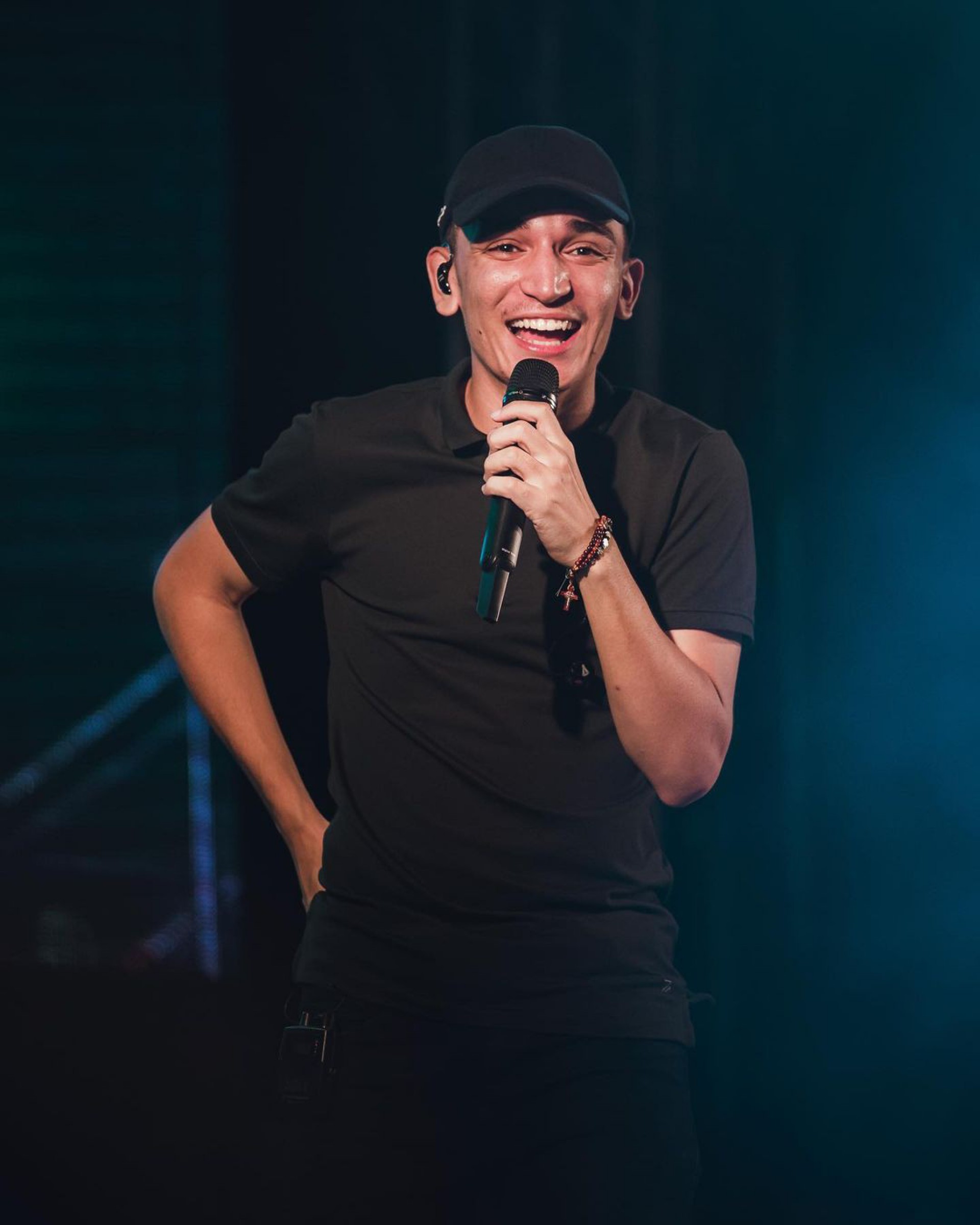 Cantor celebrou seu trabalho estampado na Times Square - Reprodução