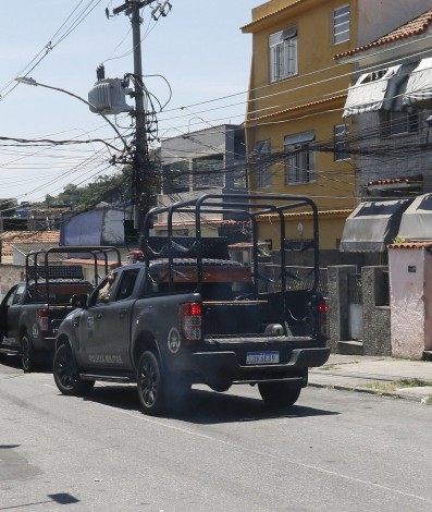 Manifestação de moradores da Serrinha, em Madureira, Zona Norte do Rio, pedindo o fim das operações no local - Reginaldo Pimenta / Agencia O Dia
