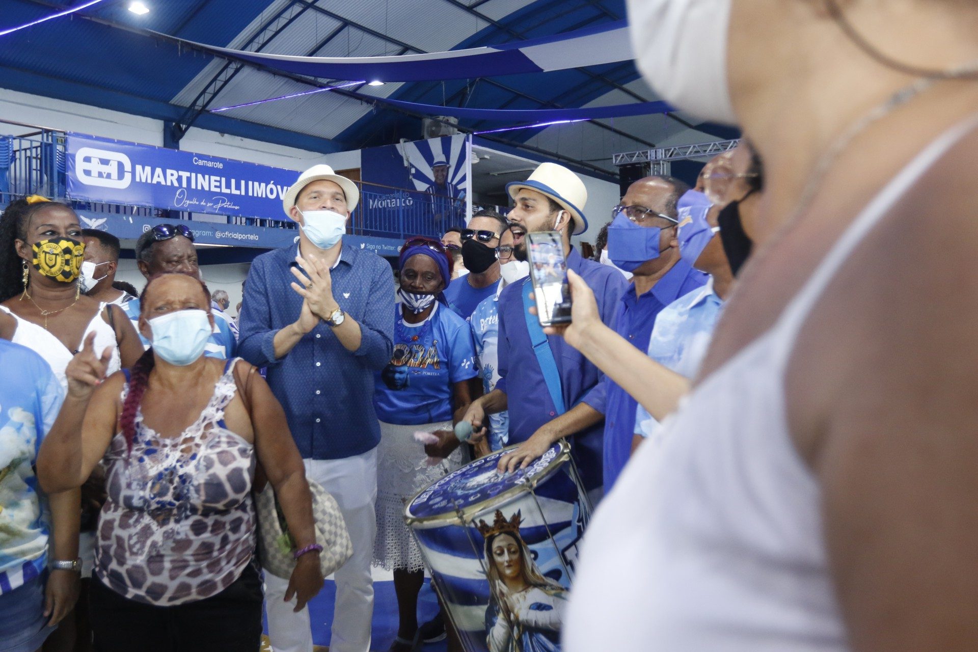 Geral - Velorio do Monarco, na quadra da Escola de Samba Portela, em Madureira, zona norte do Rio. Na foto, homenagem a Monarco. - Reginaldo Pimenta / Agencia O Dia