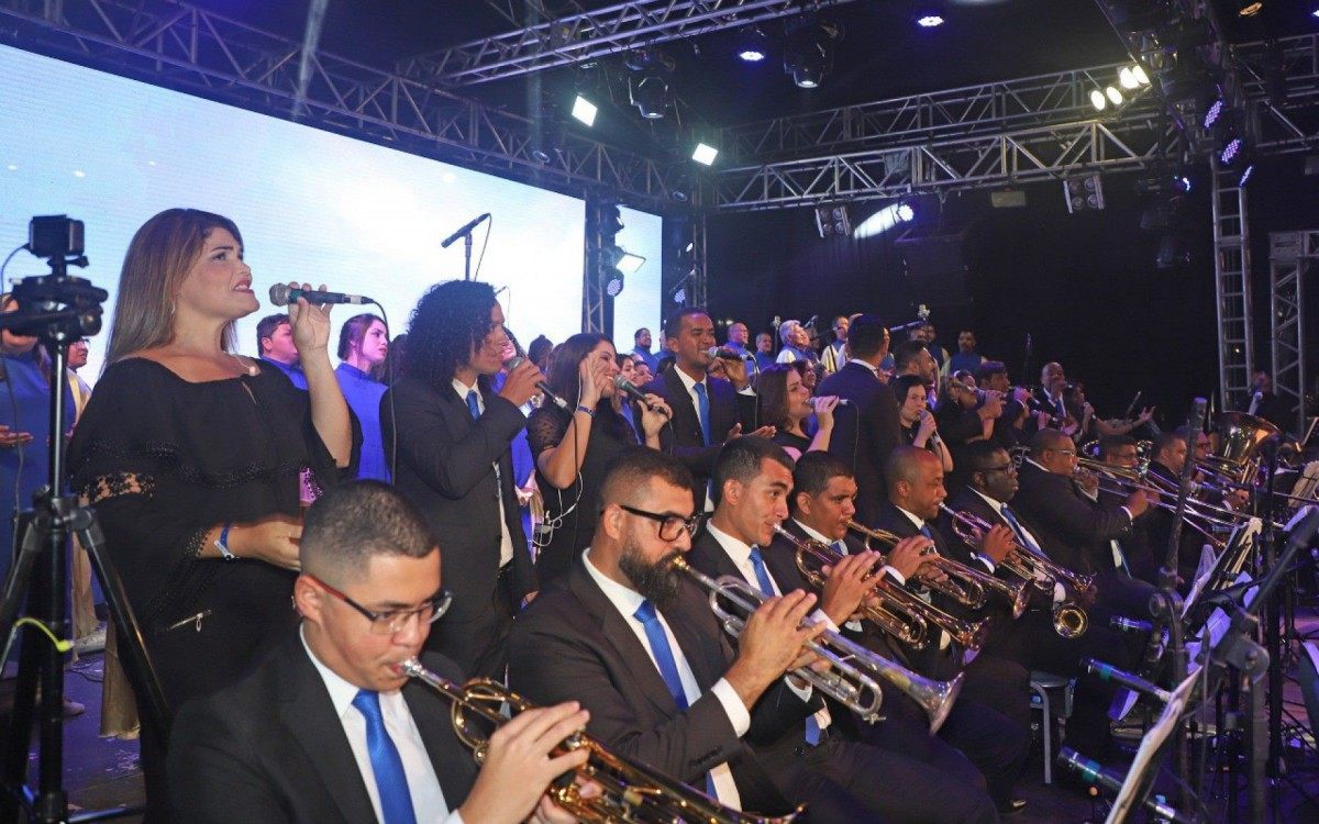 Orquestra, coral, gaitas... 