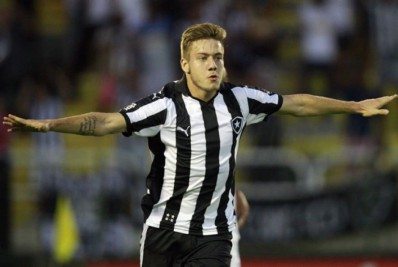 Ex-jogador do Botafogo abre o jogo sobre saída e revela gratidão: 'História ainda não terminou'