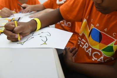 Niterói faz programa de Educação Integral e amplia poupança para aluno