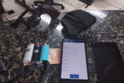 Homem é preso com revólver e munições em Cabo Frio