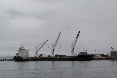 Exportações brasileiras superam marca de US$ 300 bi pelo segundo ano