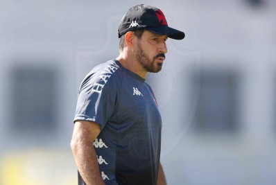 Ex-técnico do Vasco revela motivo de demissão e lamenta: 'Teve começo, teve o meio e não teve fim'