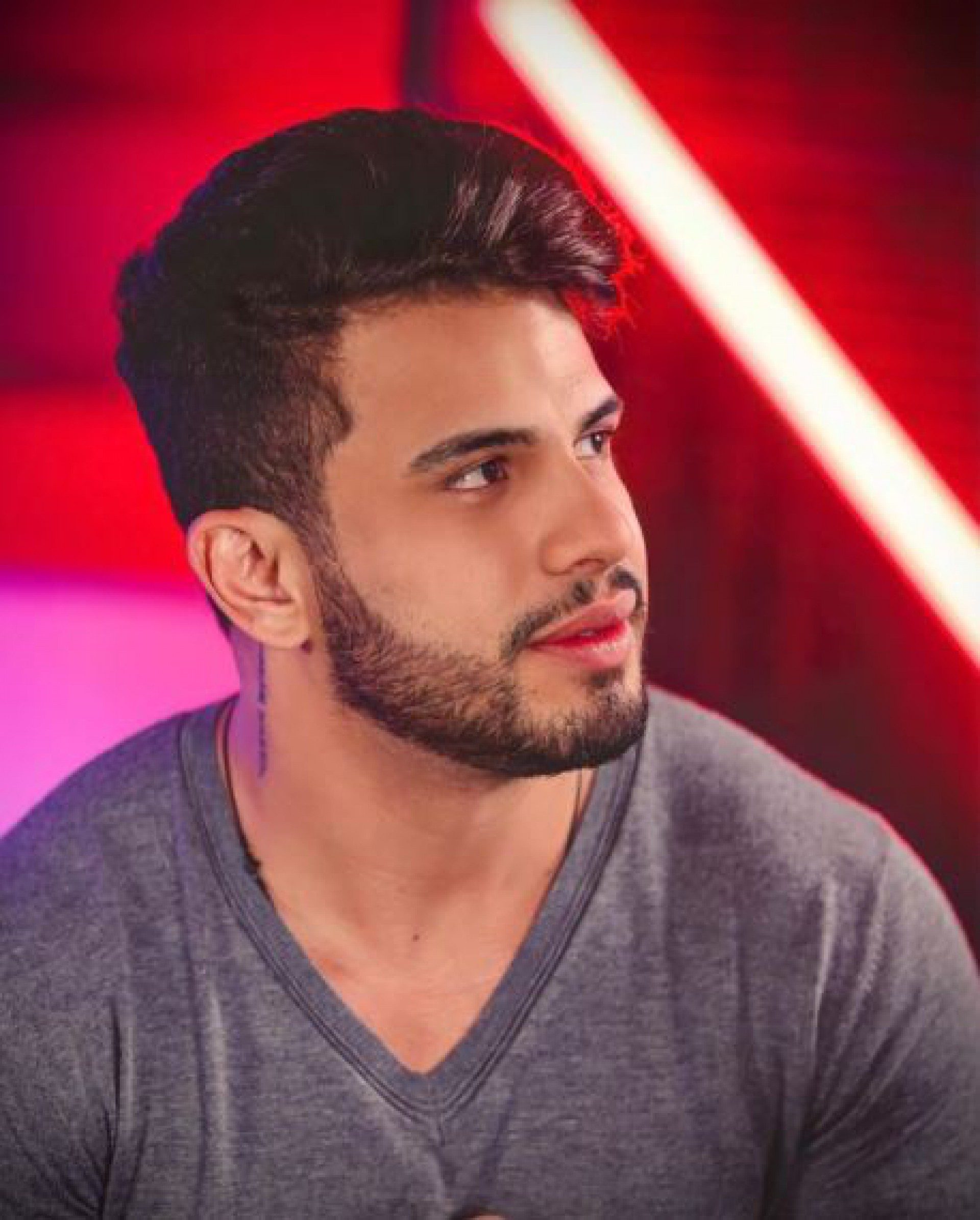 Ávine Vinny iniciou a carreira aos 20 anos na banda 'Xé Pop' - Reprodução/Instagram