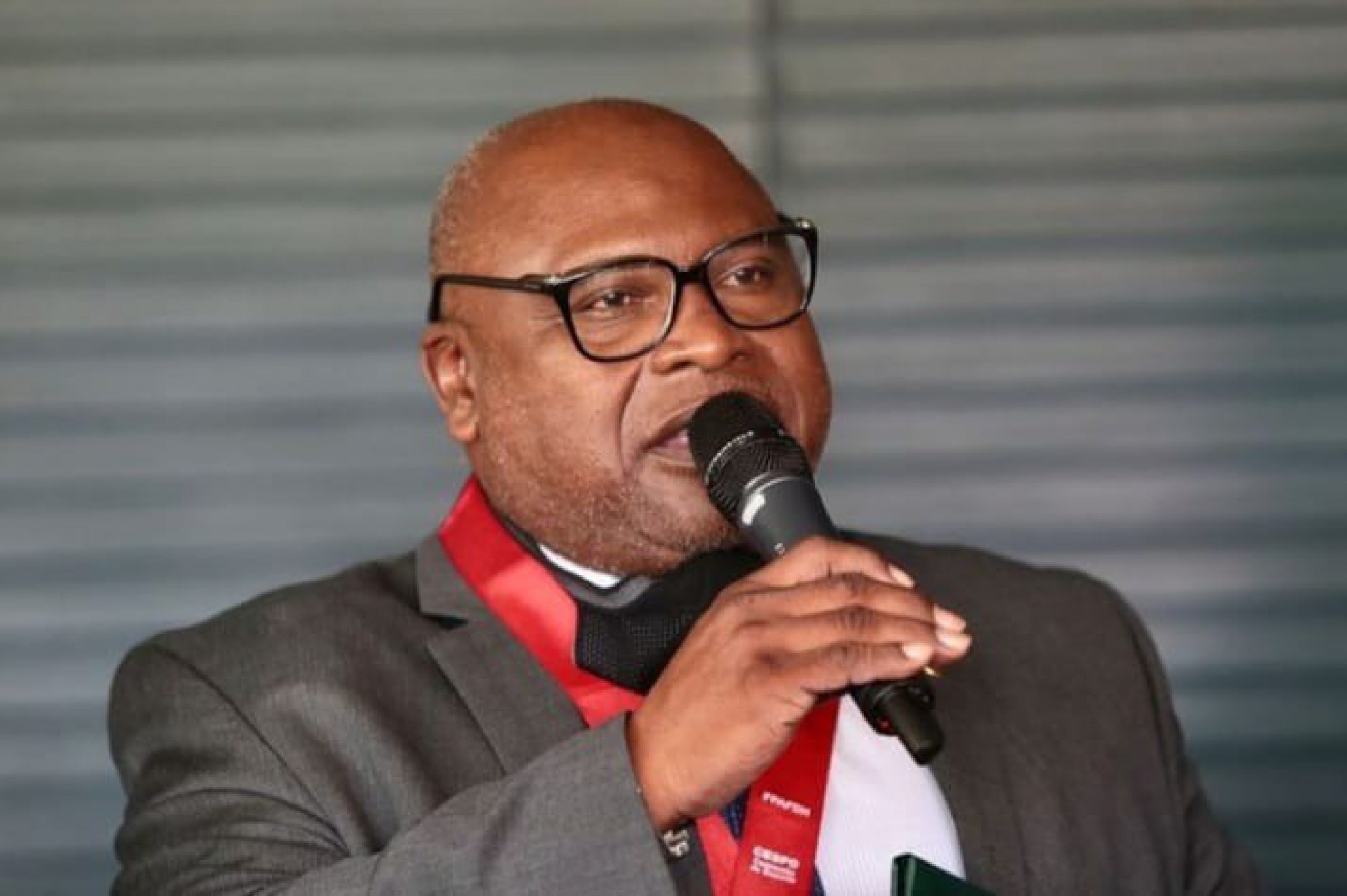 Pai de Thiaguinho recebe homenagem  - Reprodução/Instagram