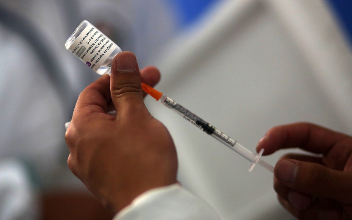 Vários países europeus iniciaram a vacinação contra a covid-19 de crianças entre 5 e 11 anos - AFP