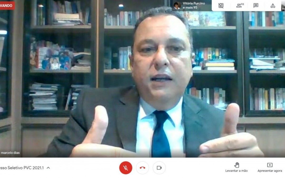 Juiz Marcelo durante palestra ministrada de forma remota para os alunos do PVC