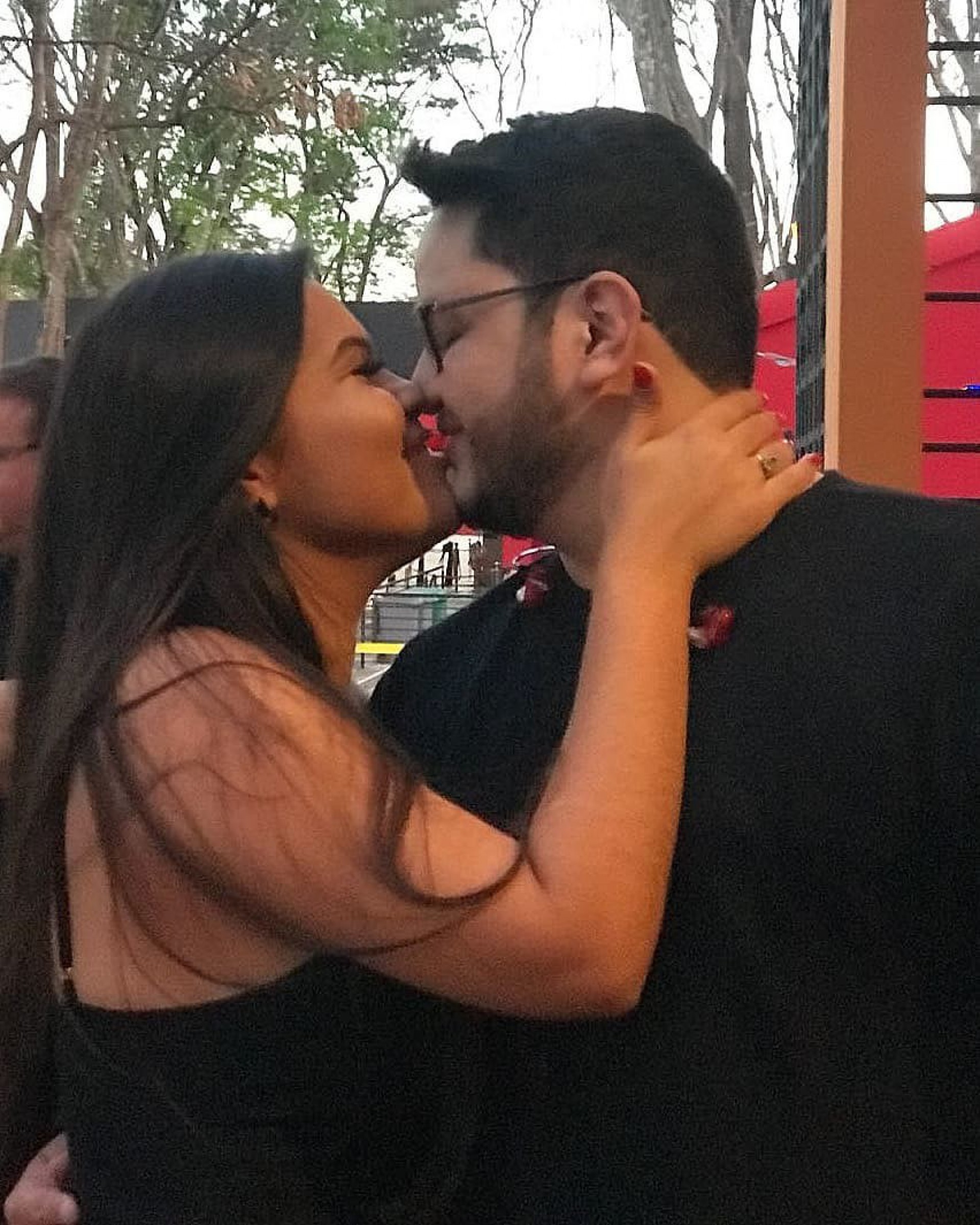 A namorada do cantor Maurílio, Luana Ramos, pediu orações pela saúde do artista que sofreu parada cardíaca - Reprodução/Instagram