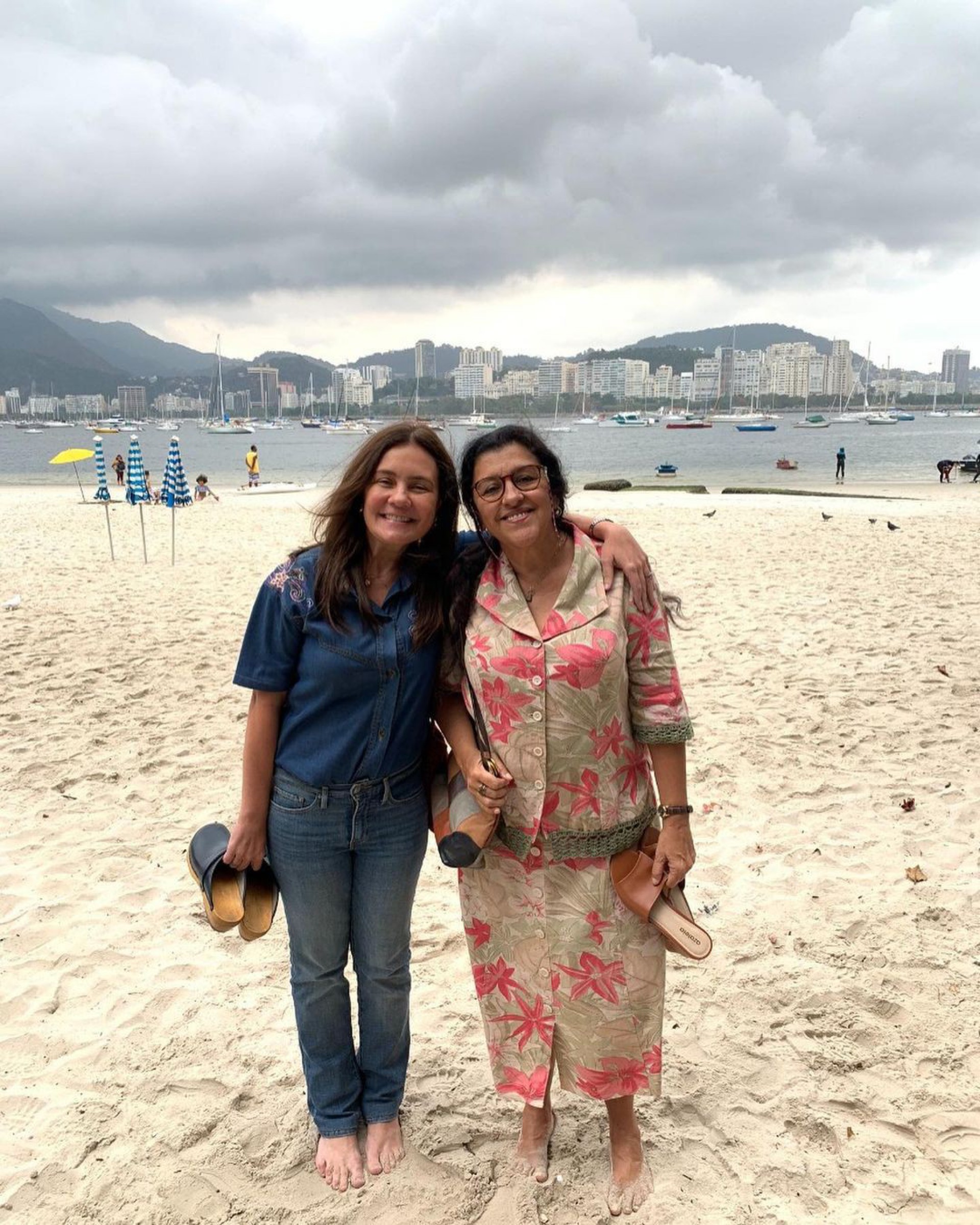 Regina Casé abre o álbum de fotos com Adriana Esteves no aniversário da atrizz - Reprodução/Instagram