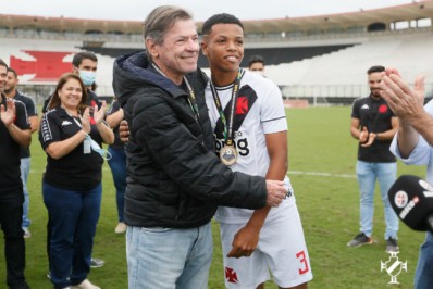 Vasco tem interesse na contratação de ex-jogador do Bahia